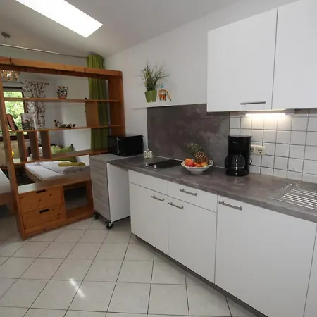 Wessely Am Golfplatz