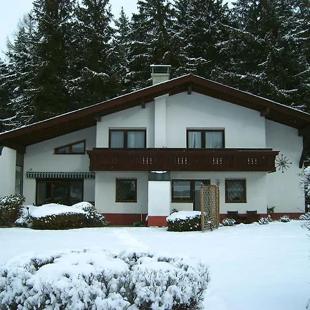 Wessely Am Golfplatz 因斯布鲁克