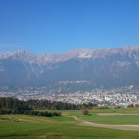 Wessely Am Golfplatz 因斯布鲁克
