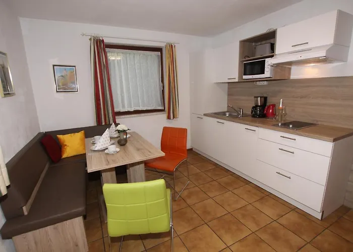 Wessely Am Golfplatz Apartmán *